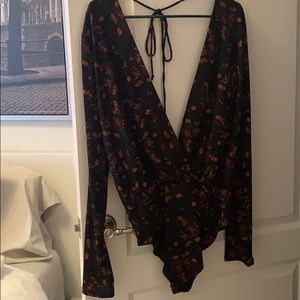 BCBG floral surplus body suit